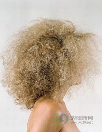 Curly发型大卷卷出浪漫