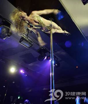 钢管舞_钢管舞女郎性感身材的秘密
