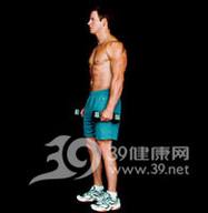 器械健身_哑铃运动打造肌肉男详解