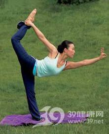 塑身瑜伽_瑜伽两招美腿又养颜