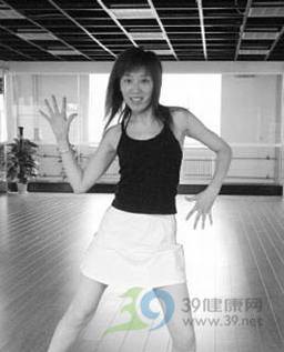 健身话题_有氧拉拉舞性感瘦身
