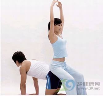 男性健身_型男健身不可缺少的运动