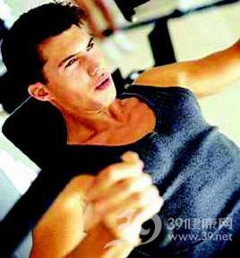 男性健身_男士健身时要“先上后下”