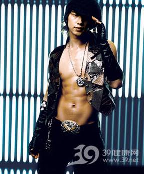男性健身_健身:挺直腰板去工作