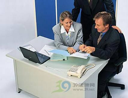 办公室健身_怎样的锻炼最适合Office白领们