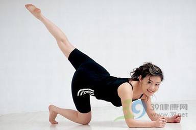 健身操_优雅健身操让赘肉通通滚掉