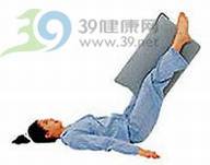 卧室健身_睡前枕头瘦身术 轻松减肥