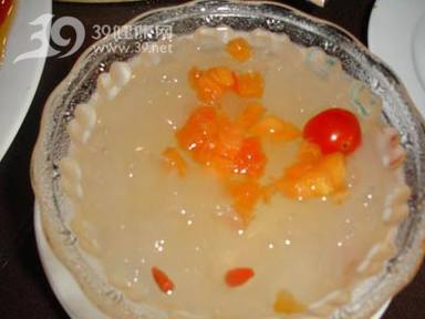 健身饮食_诱人甜点让你波涛“胸”涌