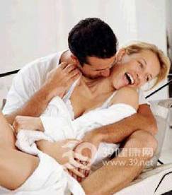 做运动操来提高夫妻夜生活