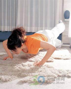 一招一式教你家中健美