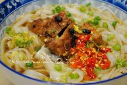 长沙人心中最韵味的早餐【排骨粉】 长沙人心中最韵味的早餐【排骨粉】