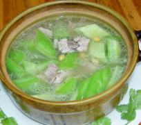DIY苦瓜排骨汤