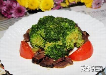 腊兔肉炒西兰花