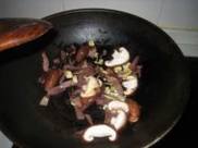 腊兔肉炒西兰花