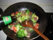 腊兔肉炒西兰花