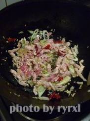 尖椒肉丝炒酸菜(酸圆白菜)