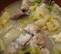 酸菜炖排骨