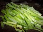 肉末尖椒芹菜
