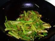 肉末尖椒芹菜