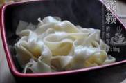肉骨汤手擀面