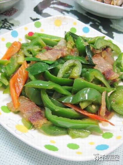 腊肉炒柿子椒
