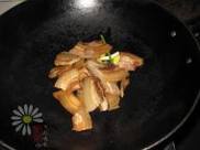 虎皮鹌鹑蛋烧肉