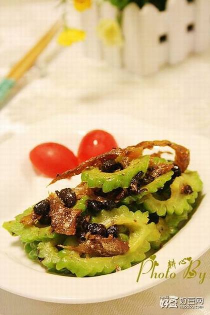 豆豉鲮鱼炒苦瓜