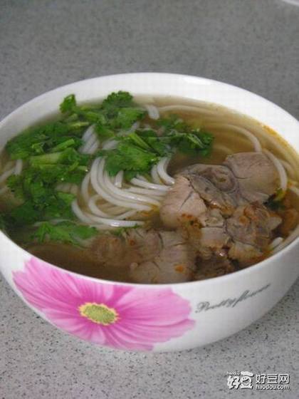 ţ