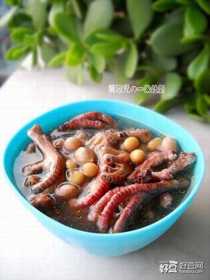 黄豆花生煲鸽爪