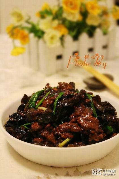 木耳炒里脊肉