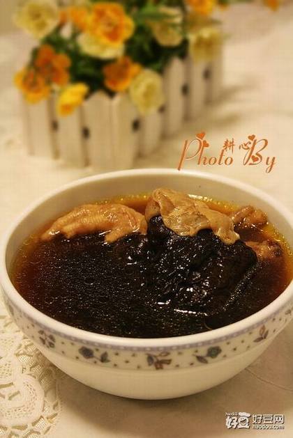 黑虎掌花胶炖鸡脚汤