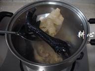 黑虎掌花胶炖鸡脚汤