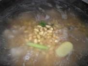 黄豆炖猪蹄