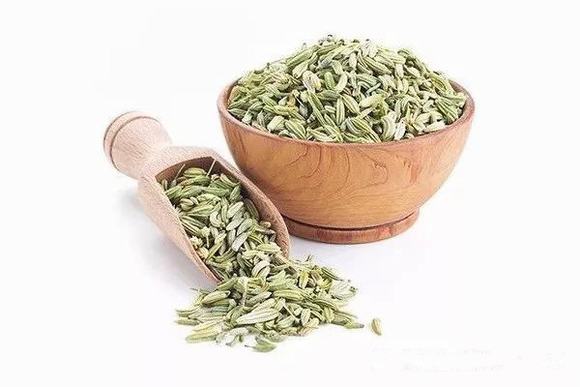 家庭酿制小茴香泡酒酿酒制作方法